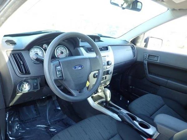 2009 Ford Focus sedan SE (Brilliant Silver Clearcoat for sale in Sterling Heights, MI – photo 11