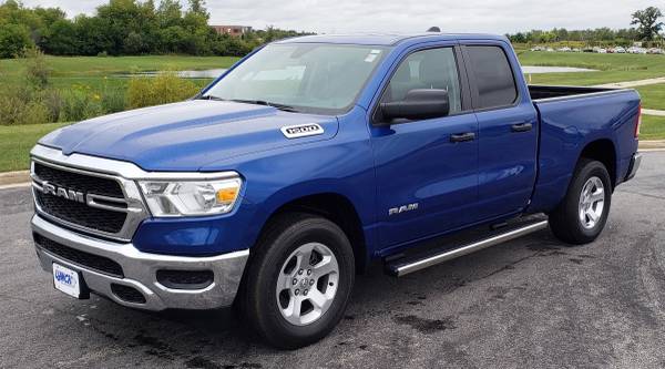 ~ ~ ~ 2019 RAM 1500 Tradesman Quad Cab 4x4 ( ONLY 6K MILES!!! ) ~ ~... for sale in Mukwonago, WI – photo 2