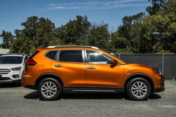 2017 Nissan Rogue SV for sale in Ellicott City, MD – photo 3