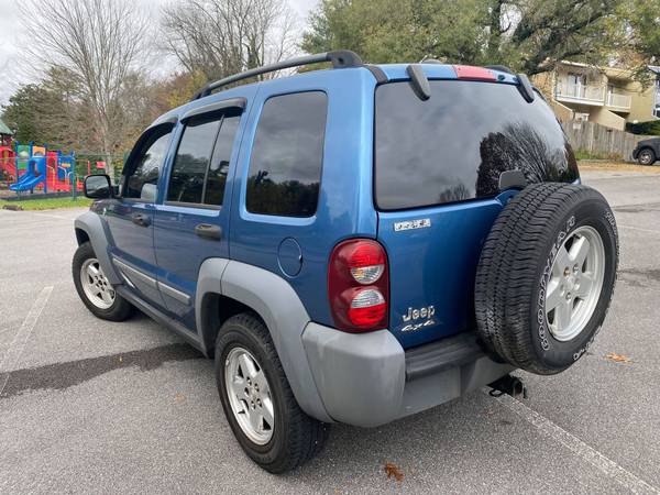 2005 JEEP LIBERTY SPORT 4x4 - cars & trucks - by dealer - vehicle... for sale in Bristol, TN – photo 3