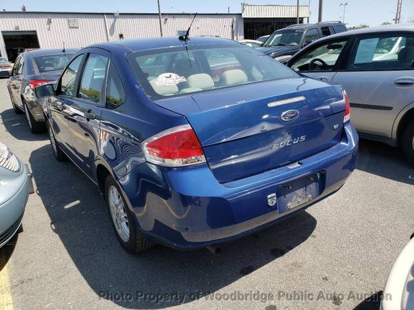 2009 Ford Focus 4dr Sedan SE Blue - - by dealer for sale in Woodbridge, District Of Columbia – photo 2