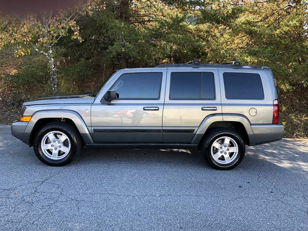 2007 Jeep Commander 4WD for sale in Skyland, NC – photo 2