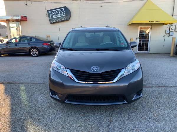 2014 Toyota Sienna LE AWD. WARRANTY!! 1 OWNER!! AWD!! Remote Start!!... for sale in Cleveland, OH – photo 7