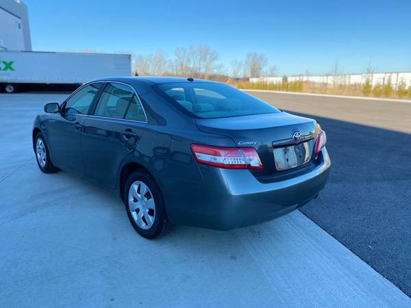 2011 Toyota Camry CLEAN - cars & trucks - by owner - vehicle... for sale in Lake Bluff, IL – photo 6