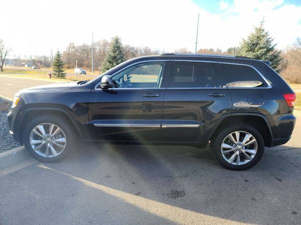 2012 JEEP GRAND CHEROKEE LAREDO 4X4 4DR SUV - cars & trucks - by... for sale in Faribault, MN – photo 5