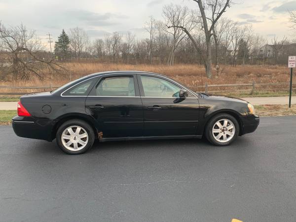 2006 Ford Five Hundred RUNS GREAT $2400 - cars & trucks - by owner -... for sale in Joliet, IL – photo 3