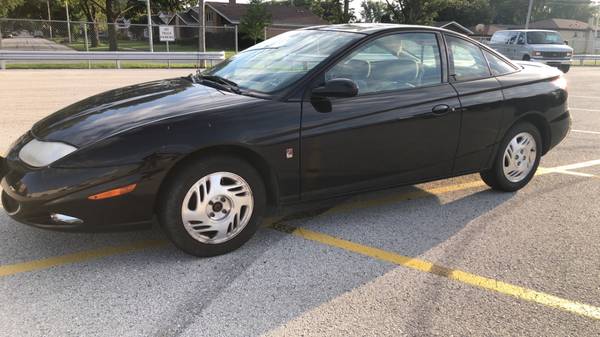 CASH CAR- 2002 Saturn SC NEEDS EXHAUST WORK for sale in Oak Lawn, IL – photo 2