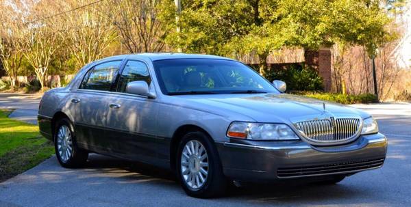 2004 Lincoln Town Car Ultimate 4dr Sedan - - by dealer for sale in Wilmington, NC – photo 3
