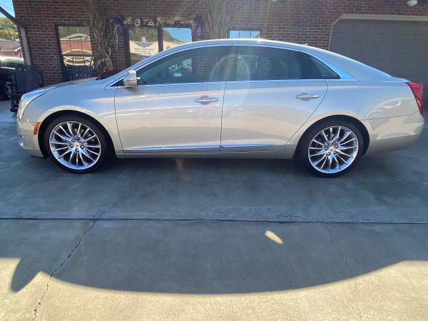 2013 CADILLAC XTS PLATINUM AWD LOADED VERY LOW MILES LIKE NEW - cars... for sale in Erwin, TN – photo 3