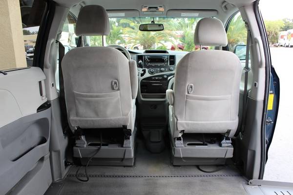 2011 Toyota Sienna LE Braun Wheelchair Van 75k Miles for sale in Fort Myers, FL – photo 17