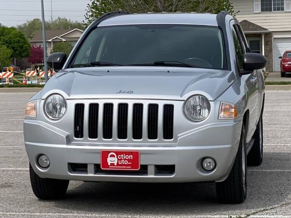 2010 Jeep Compass Latitude 4x4 - - by dealer - vehicle for sale in Council Bluffs, IA – photo 3