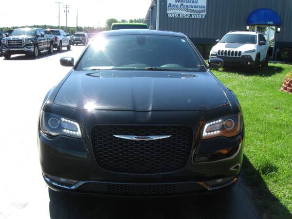 2015 Chrysler 300 4dr Sdn 300S RWD for sale in Frankenmuth, MI – photo 8