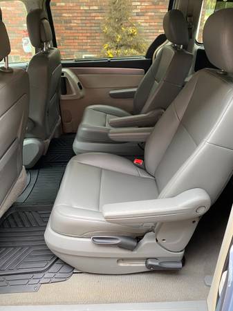 2012 Volkswagen Routan - cars & trucks - by owner - vehicle... for sale in Sterling Heights, MI – photo 11