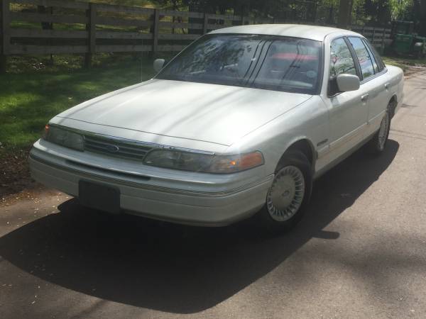 1993 Ford Crown Victoria 43k miles for sale in Plainfield, NJ – photo 2