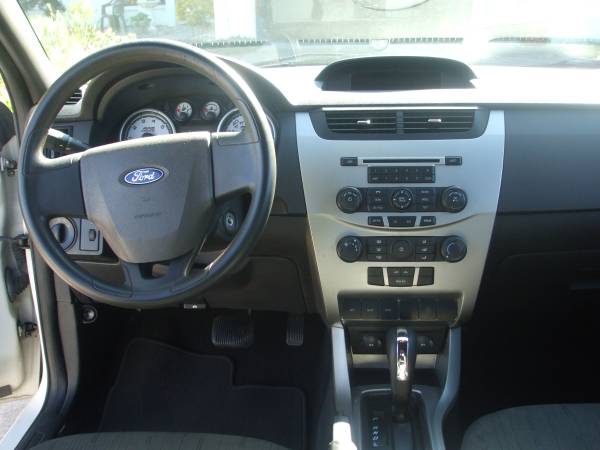 2009 Ford Focus - cars & trucks - by owner - vehicle automotive sale for sale in Cape Coral, FL – photo 8