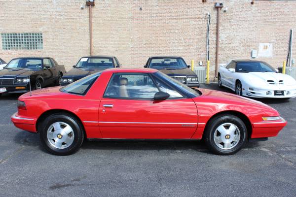 1989 Buick Reatta Coupe - - by dealer - vehicle for sale in Brookfield, IL – photo 6