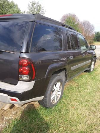05 Chevy Trailblazer EXT 4wd - cars & trucks - by dealer - vehicle... for sale in Taylorsville, KY – photo 2