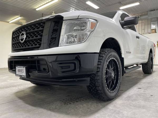 2017 Nissan TITAN Single Cab - Small Town & Family Owned! Excellent for sale in Wahoo, NE – photo 2