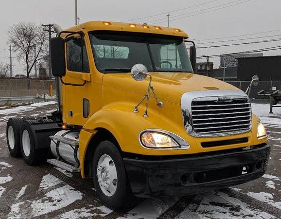 2007 Freightliner Columbia Day Cab Detroit D60 Engine - cars & for sale in Chicago, IL – photo 9