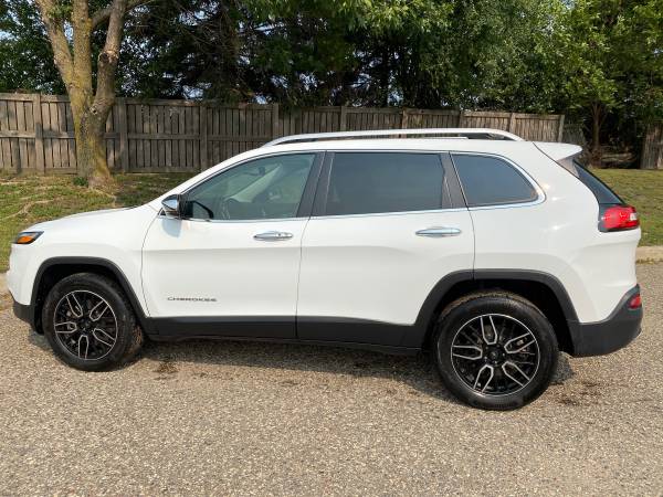 2017 Jeep Cherokee Limited 4X4 - cars & trucks - by dealer - vehicle... for sale in Eden Prairie, MN – photo 4