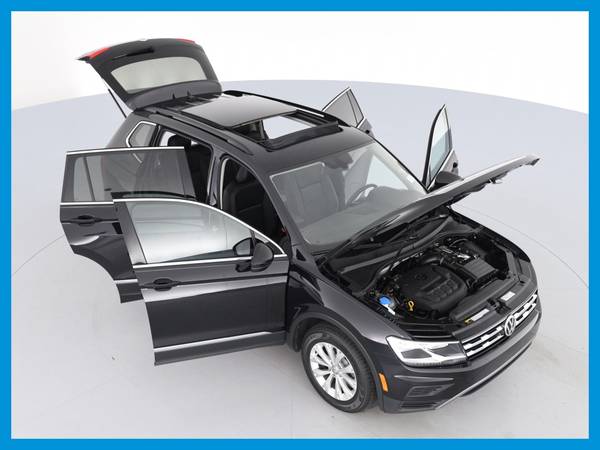 2018 VW Volkswagen Tiguan 2 0T SE 4MOTION Sport Utility 4D suv Black for sale in Chaska, MN – photo 21