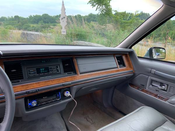 94 Lincoln town car Cartier - cars & trucks - by owner - vehicle... for sale in Carthage, NY – photo 10