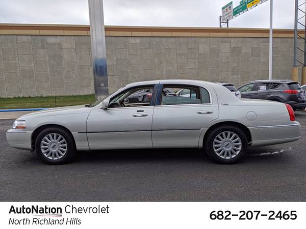 2005 Lincoln Town Car Signature Limited SKU:5Y663702 Sedan - cars &... for sale in North Richland Hills, TX – photo 9