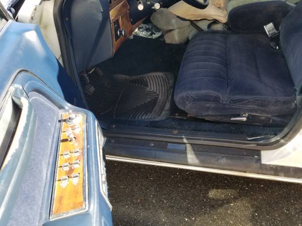 1989 Lincoln Towncar - cars & trucks - by owner - vehicle automotive... for sale in Bethlehem, PA – photo 3