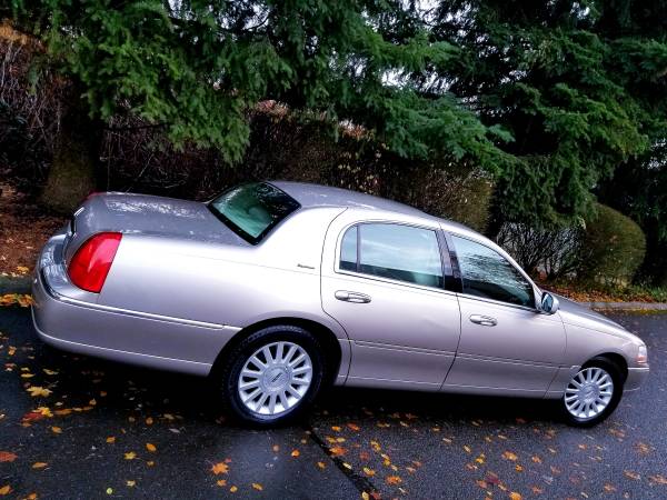 2003 Lincoln Town Car Signature MOONROOF / HEATED SEATS Towncar -... for sale in Auburn, WA – photo 13