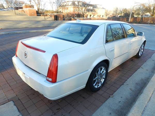 2009 Cadillac DTS Performance Lux III ~ Southern Owned Rust Free ~ -... for sale in Carmel, IN – photo 5
