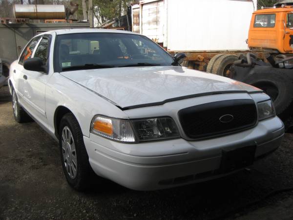 crown vic - - by dealer - vehicle automotive sale for sale in Salisbury, MA – photo 2