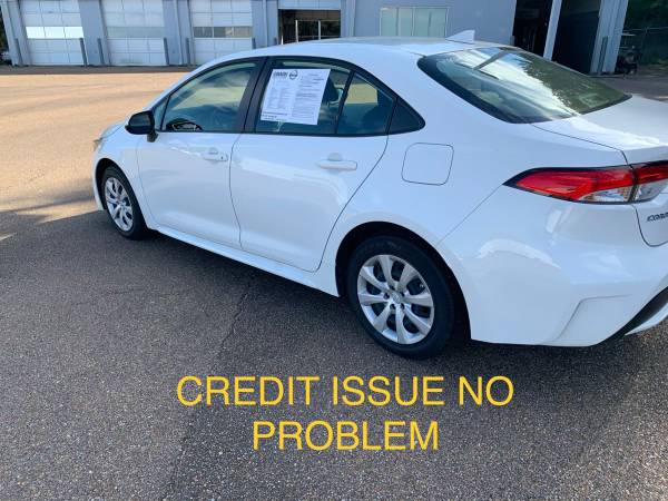 2020 TOYOTA COROLLA LE. SHOWROOM FLOOR CLEAN !!! LOW MILES! LIKE... for sale in Jackson, MS – photo 3