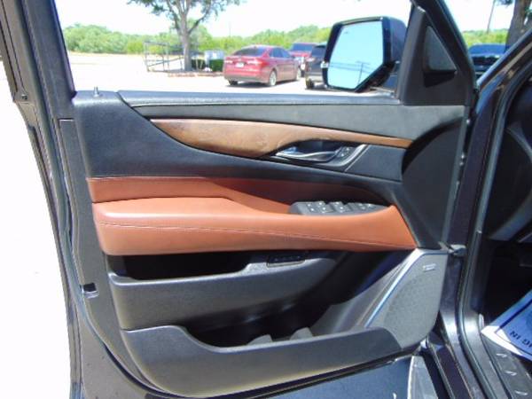 2017 Cadillac Escalade ESV Luxury ( Mileage: 67, 820! - cars & for sale in Devine, TX – photo 5