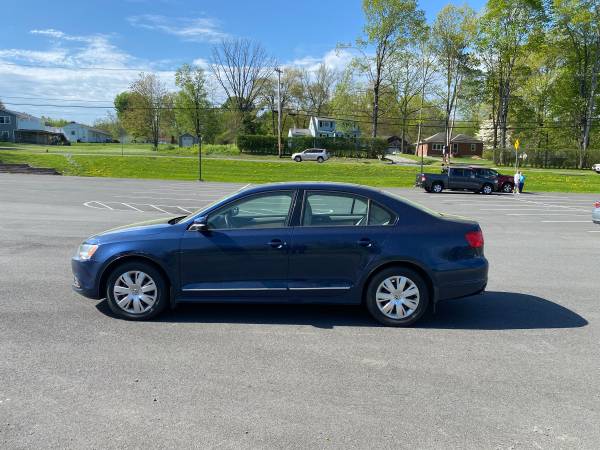 2012 Volkswagen Jetta SE 5 Speed Manual for sale in Wappingers Falls, NY – photo 4