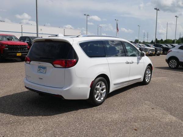 2019 Chrysler Pacifica Touring L Plus for sale in Cambridge, MN – photo 10