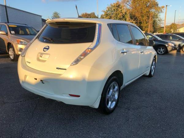 2011 Nissan Leaf 4dr HB SL-e - cars & trucks - by dealer - vehicle... for sale in Knoxville, TN – photo 6