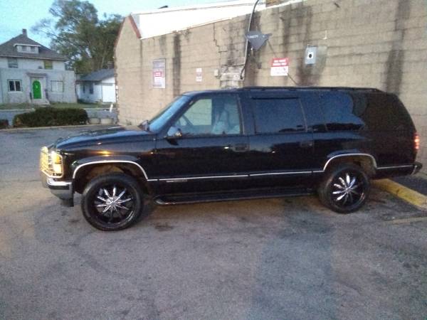 4X4 GMC 1999 suburban 'SLT '3rows fully equipped for sale in Indianapolis, IN – photo 3
