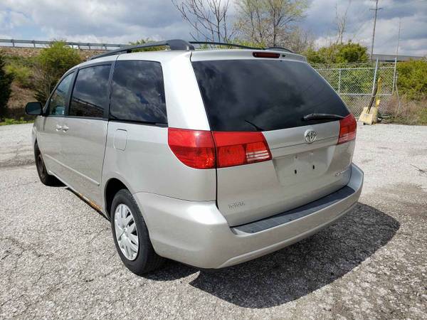 2004 Toyota Sienna LE for sale in Fort Wayne, IN – photo 8