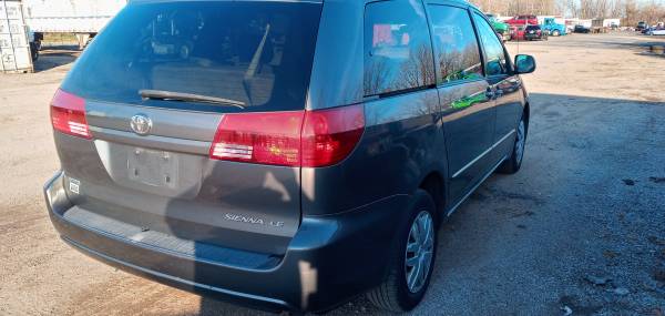 Toyota Sienna 2005 - cars & trucks - by owner - vehicle automotive... for sale in Riverdale, IL – photo 4