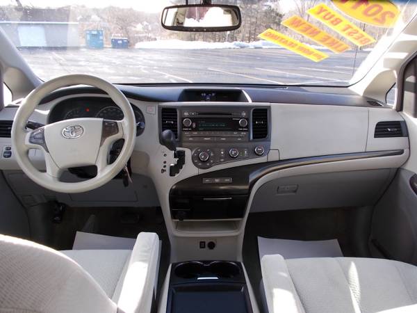 2011 Toyota Sienna 5dr 7-Pass Van V6 LE AWD (Natl) for sale in Cohoes, CT – photo 12