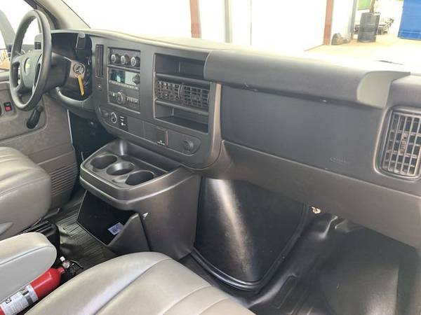 2015 Chevrolet 3500 15' Cargo Box, Gas, Auto, 126K Miles, Lift Gate, F for sale in Oklahoma City, OK – photo 14
