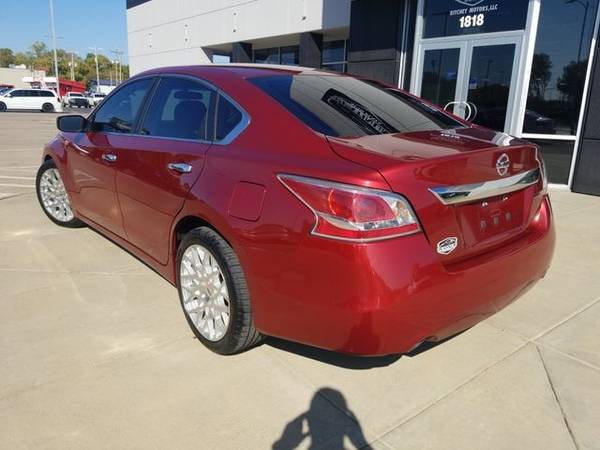 2014 Nissan Altima - Financing Available! - cars & trucks - by... for sale in Topeka, KS – photo 4