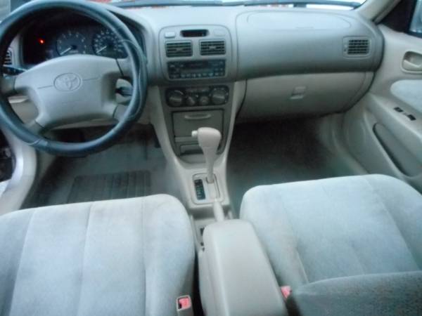 2002 Toyota Corolla clean run perfect cold air needs nothing for sale in Hallandale, FL – photo 5