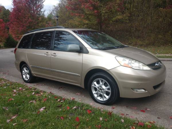 2006 Toyota Sienna XLE Limited leather All Wheel Drive for sale in Pittsburgh, PA – photo 3