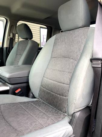 2017 RAM 1500 Big Horn 4x4 Crew Cab 5'7" Box - cars & trucks - by... for sale in Chesaning, MI – photo 9