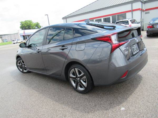 2019 Toyota Prius XLE - - by dealer - vehicle for sale in Evansville, IN – photo 8