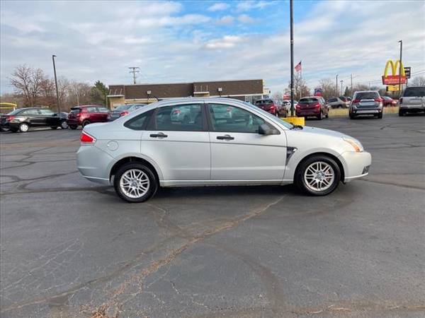 2008 Ford Focus SE - sedan - cars & trucks - by dealer - vehicle... for sale in Waterford, MI – photo 12