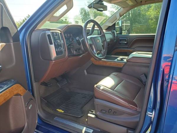 2016 Chevrolet Silverado 2500 HD Crew Cab 4WD High Country Pickup 4D 6 for sale in Harrisonville, MO – photo 21