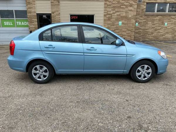 2010 Hyundai Accent GLS One Owner - - by dealer for sale in Beloit, WI – photo 4