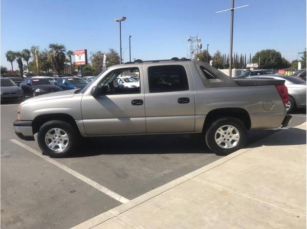 2003 Chevrolet Avalanche 4x4 (Bench Seat 6 seater) Brand NEW Tires! for sale in Fresno, CA – photo 6
